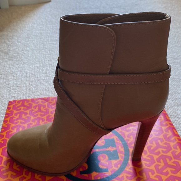Tory Burch Vicuña Dorese high heel bootie size 9 - Picture 8 of 10